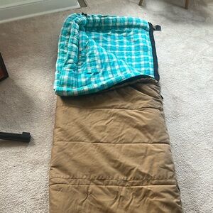 CABELAS Mountain Trapper 0 degree sleeping bag for ladies